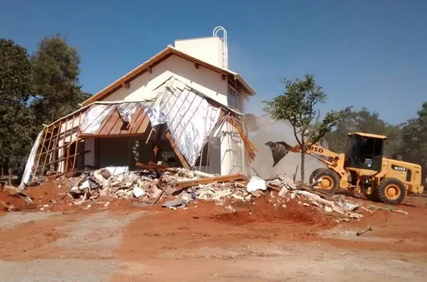Moradores recorrem à Justiça para evitar derrubadas no Lago Norte