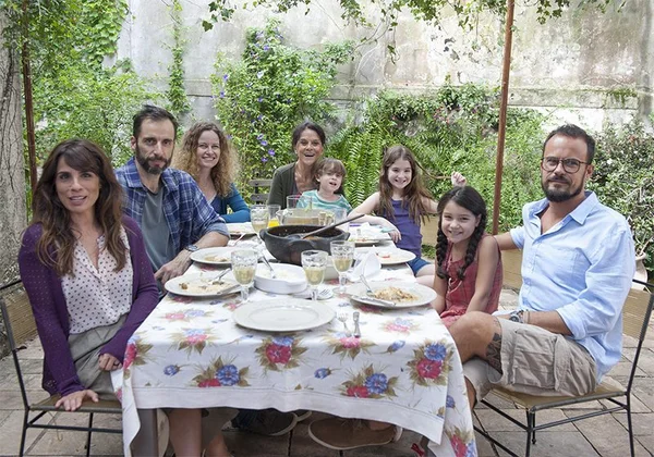 "Como Nossos Pais" (2017)