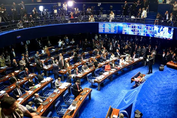 Ao menos 61 dos 81 senadores devem discursar na sessão do impeachment