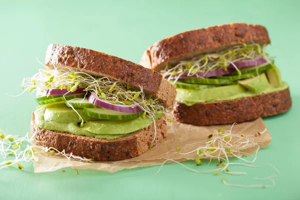 Confira 6 opções de jantar ricas em proteína e com até 350 calorias