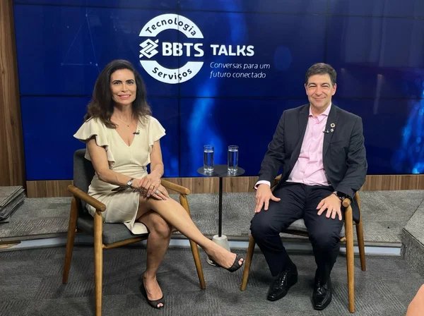 Foto colorida de Giuliana Morrone e Henrique Vasconcellos - Metrópoles