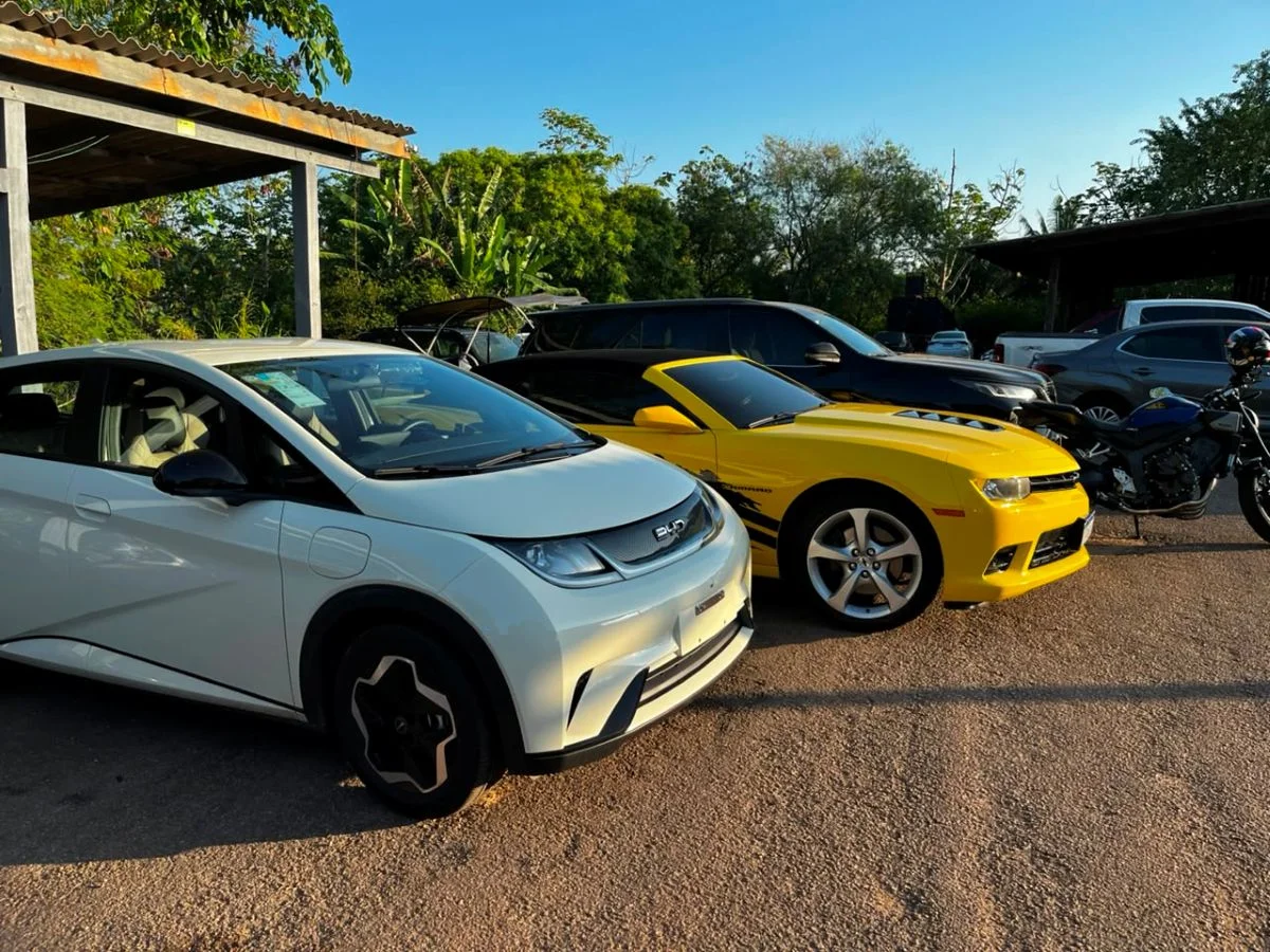 Carros, motos e lanchas foram apreendidas na operação Carros, motos e lanchas foram apreendidas na operação