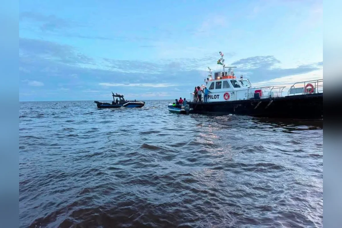 Naufrágio de balsa na Guiana deixa 27 mortos e 83 desaparecidos - imagem 4 Naufrágio de balsa na Guiana deixa 27 mortos e 83 desaparecidos - imagem 4