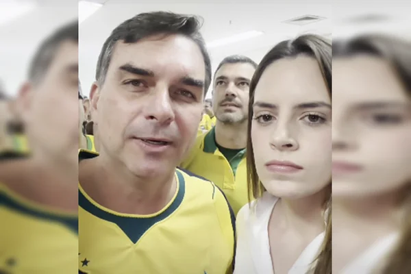 Flávio Bolsonaro diz que Lula “quer deixar o Brasil igual a Cuba”