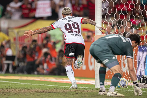 Julgamento de Gabigol em caso de doping é adiado na Suíça