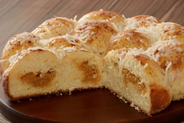 Rosca de coco recheada