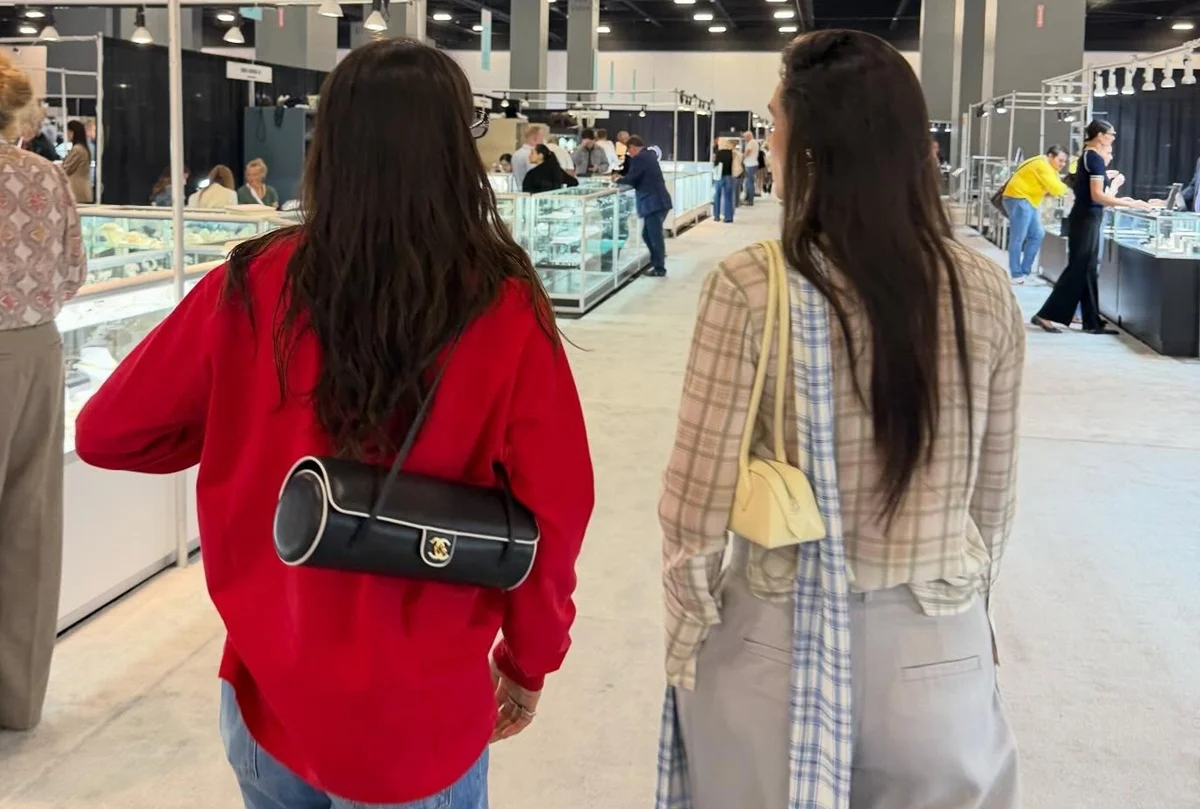 Até quando precisa de uma bolsa "básica", Peggy opta por um formato diferenciado Até quando precisa de uma bolsa "básica", Peggy opta por um formato diferenciado