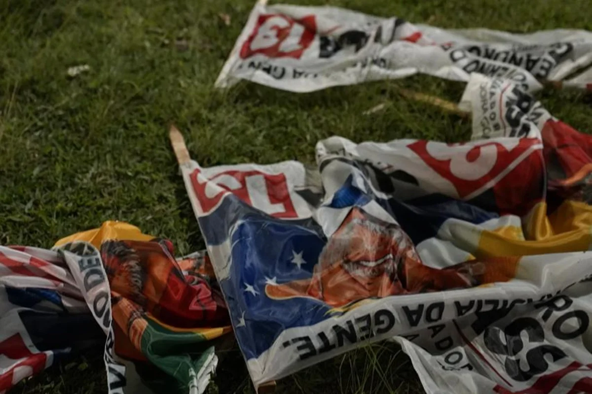 TRE-DF apreende 1,1 mil itens de propaganda irregular no segundo turno - imagem 1 TRE-DF apreende 1,1 mil itens de propaganda irregular no segundo turno - imagem 1