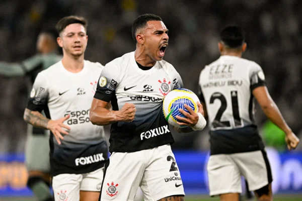 Imagem colorida de Matheusinho, jogador do Corinthians- Metrópoles