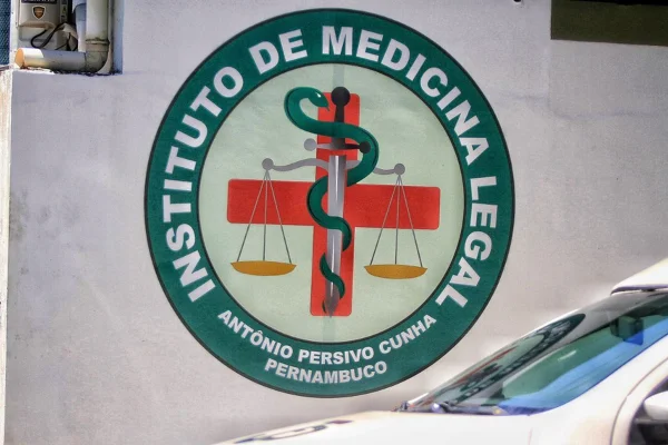 Imagem colorida do Instituto de Medicina Legal Antônio Persivo Cunha - Metrópoles