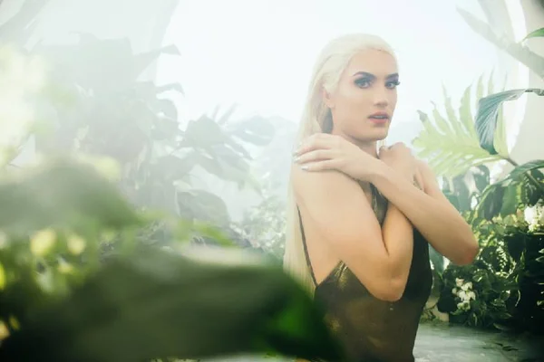 Aretuza Lovi: da infância brutal a status de nova Pabllo Vittar