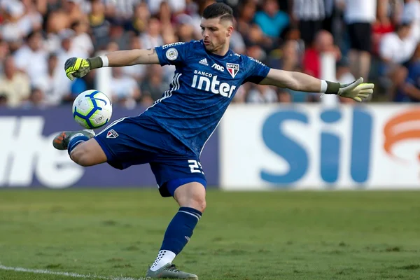 São Paulo decide comprar goleiro Tiago Volpi por R$ 21 milhões