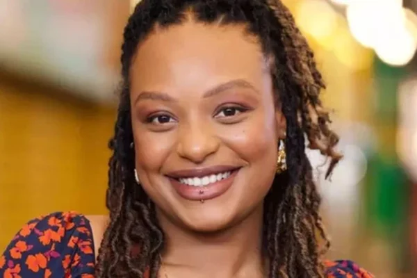 Atriz de Dona de Mim revela que amputou perna “para continuar vivendo”