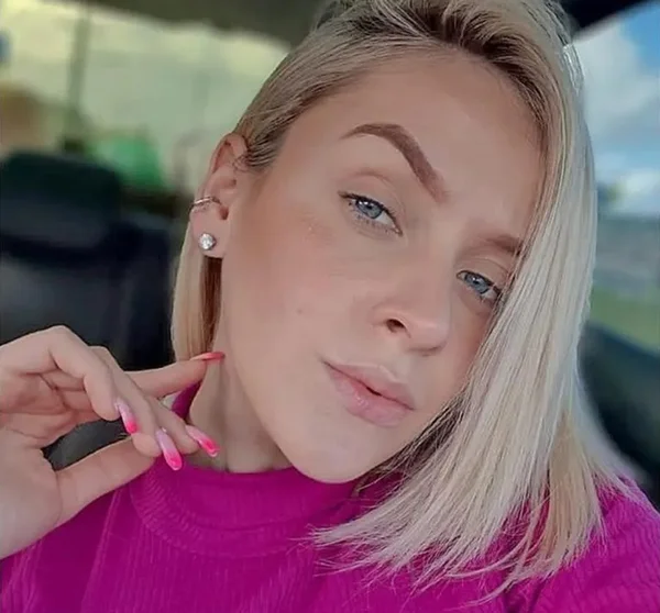 Imagem colorida de jovem vítima de feminicídio Karla Sonego da Rosa - Metrópoles
