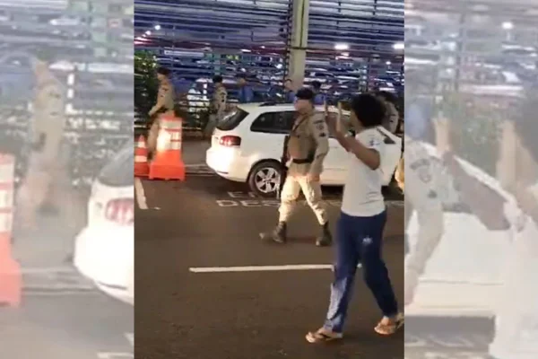 Protesto de torcedores do Bahia termina em confusão no aeroporto