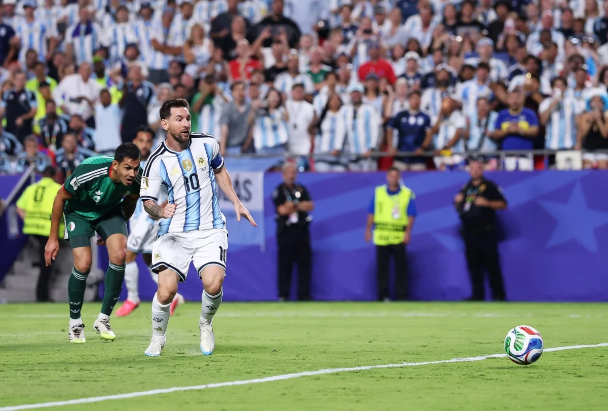 Messi dedica hat-trick para argentinos e diz ser sempre mandante - imagem 3 Messi dedica hat-trick para argentinos e diz ser sempre mandante - imagem 3