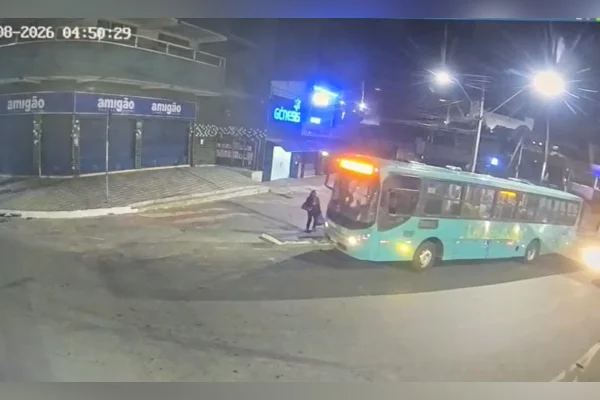 Homem de 78 anos morre após ser atropelado por ônibus em MG