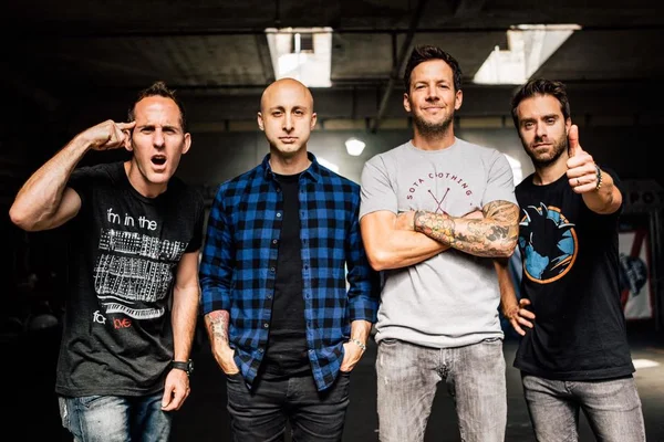 simple plan - Metrópoles