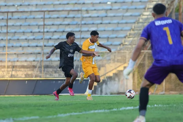 Candangão Sub-20: Brasiliense e Samambaia empatam em jogo equilibrado