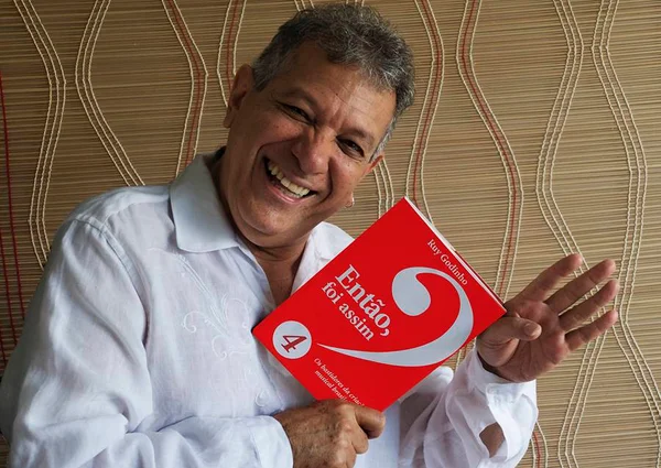 “Então, Foi Assim?”: novo livro de coleção conta histórias de canções