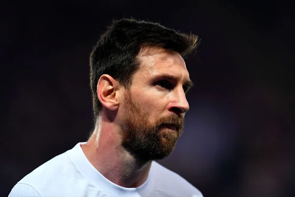 Messi falta a premiação na França e é visto em show do Coldplay