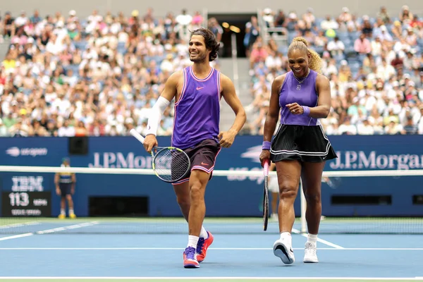US Open: Alcaraz e Serena Williams vencem na estreia das duplas mistas - destaque galeria