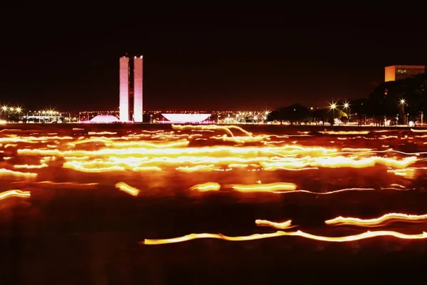 Devoção e fé. Missa de Nossa Senhora Aparecida leva 20 mil à Esplanada