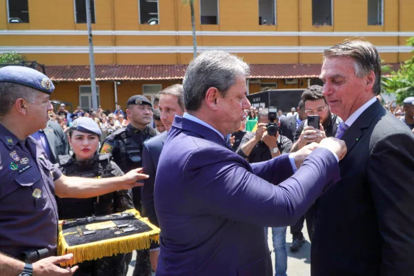 “Não vamos ter divergências aqui”, diz Bolsonaro sobre eleições em SP