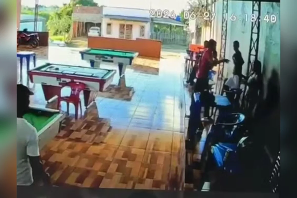 Homem tenta matar ex a tiros em bar no Acre, arma falha e ele é preso