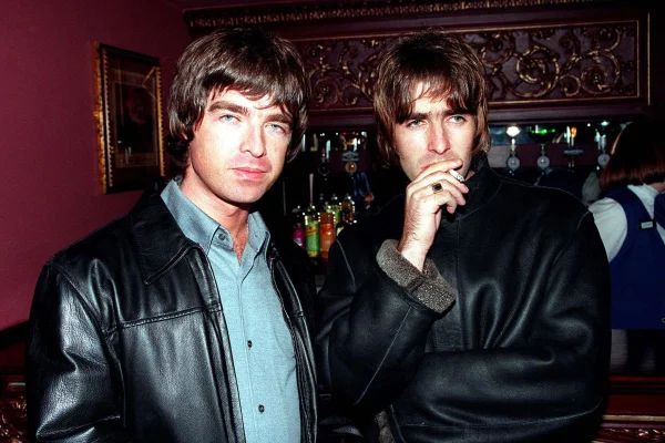 Volta do Oasis? Liam e Noel Gallagher postam data misteriosa nas redes