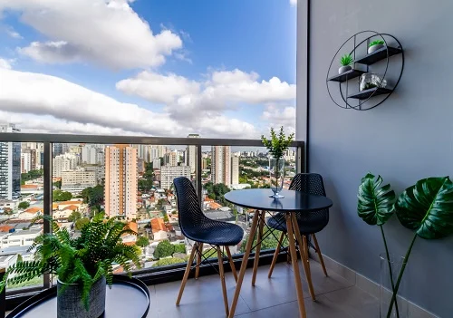 E funciona como um "aluguel por assinatura" desde casas de temporada a períodos mais longos E funciona como um "aluguel por assinatura" desde casas de temporada a períodos mais longos