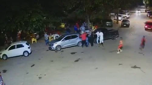 goias prefeito agride jovem em bar