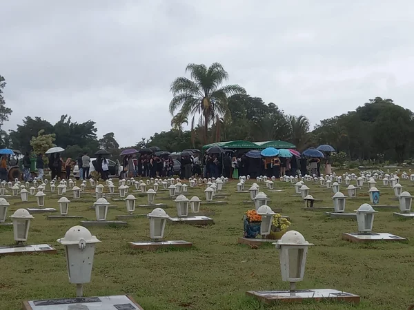 “Eterna saudade”: família se despede de adolescente morta por padrasto