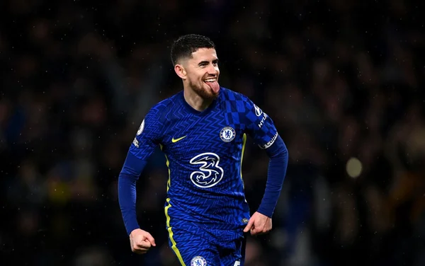 Jorginho comemora o gol diante do Leeds