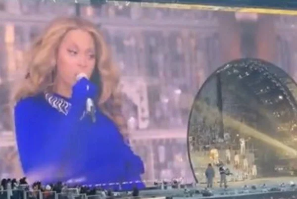 Beyoncé homenageia Tina Turner durante show em Londres. Assista