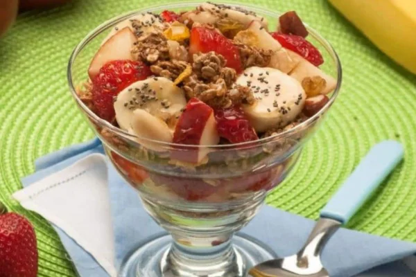 Taça transparente de frutas