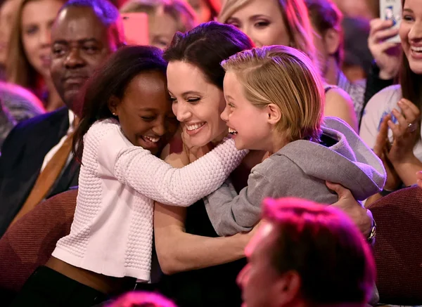 Angelina Jolie e Brad Pitt querem adotar um órfão sírio