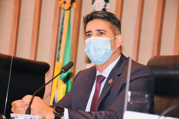Metrópoles entrevista Roosevelt Vilela, deputado reeleito para CLDF