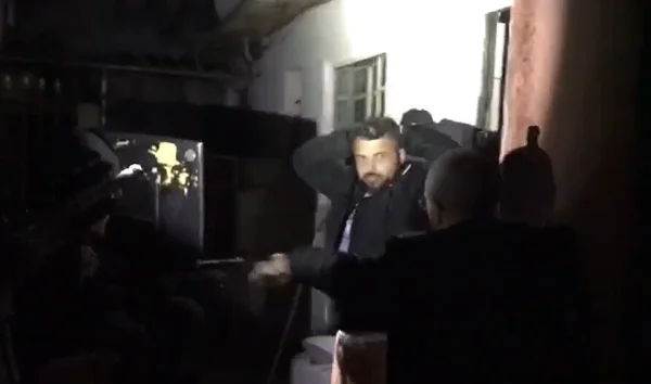 CAC finge ser policial para extorquir dinheiro de vítimas; veja vídeo