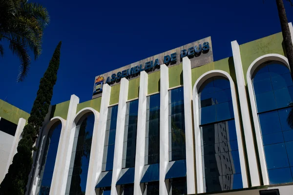 Imagem colorida da igreja Assembleia de Deus no Distrito Federal