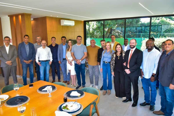Celina reúne 12 partidos após treta com Ibaneis: “Unificar a aliança”