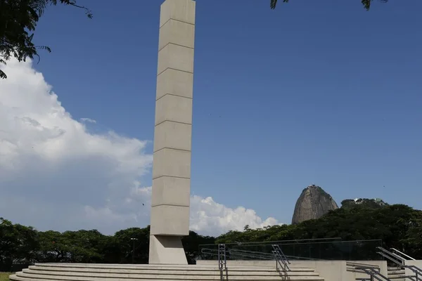 Imagem mostra instalação do Memorial do Holocausto do Rio de Janeiro - Metrópoles