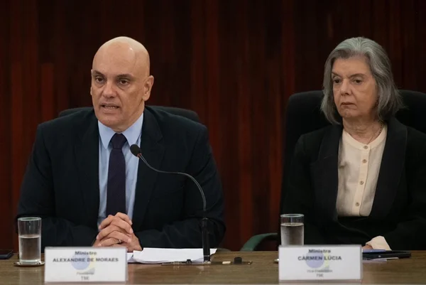 Alexandre de Moraes e Cármem Lúcia