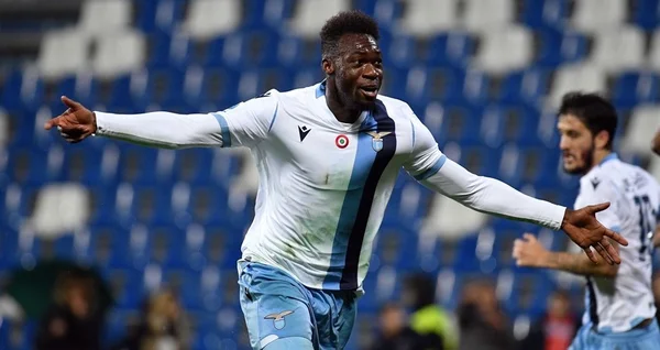 Lazio e Roma vencem e embolam briga por vaga na Liga dos Campeões