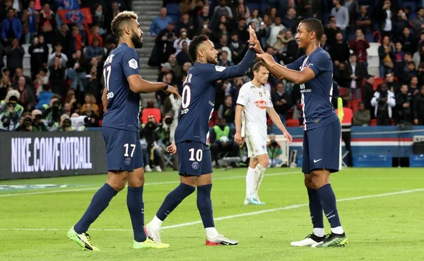 Com mais um gol de Neymar, PSG bate Angers e garante ponta do Francês