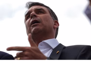 Flávio Bolsonaro se manifesta sobre a prisão domiciliar de seu pai