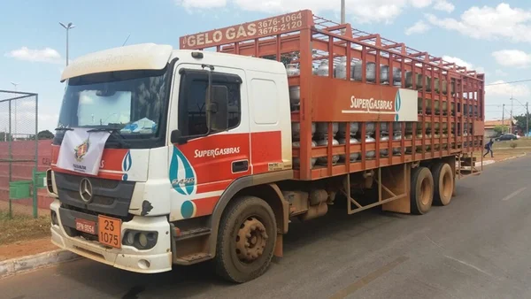 Caminhão de gás é roubado e recuperado pela PMDF em São Sebastião
