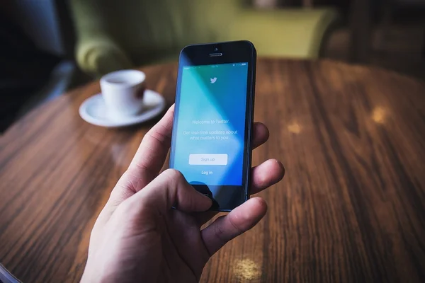 Após fala de Eduardo Bolsonaro, AI-5 volta ao topo do Twitter