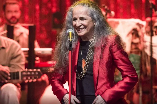 A Pedro Bial, Maria Bethânia diz que teve romance com Fábio Jr.