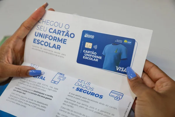 Cartão Uniforme Escolar, GDF - Metrópoles